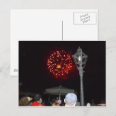 Red Fireworks Celebration mit Lamppost Image Einladungspostkarte (Vorne/Hinten)