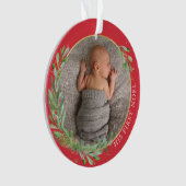 Red "First Weihnachten" Weihnachtsgrün Baby Foto Ornament (Vorderseite)
