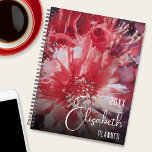 Red Floral Personalisiert Planer<br><div class="desc">Ein schönes rotes Blumendesign ist auf der Vorderseite Ihrer Wahl von HARD laminierte Chipkarte oder SOFT laminierten Cover Planer. Wählen Sie die Spiralfarbe, die Größe - klein 5, 5" x 8, 5" oder 8, 5 x 11" - fügen Sie Ihre Personalisierung auf die Vorderseite und Sie sind bereit, zu planen....</div>