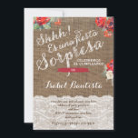 Red Floral Surprise Party Einladungen ins Spanisch<br><div class="desc">Überraschen Geburtstagsparty lädt Prints auf Spanisch ein für ein Weibchen mit dem Hintergrund des Schlackenspitzeneffekts und der Blume des Scharlachrots.</div>