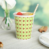 Red Floral Vine Pattern on Light Green Pappbecher