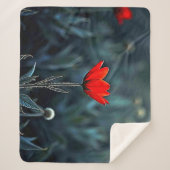 Red Flower Dark Night Solitude Art Sherpadecke (Vorderseite)