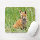 Red Fox Kit im Gras in der Nähe von Garten Mousepad (Mit Mouse)