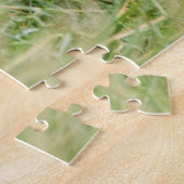 Red Fox Kit im Gras in der Nähe von Garten Puzzle (Seite)