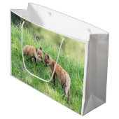 Red Fox Kits Große Geschenktüte (Vorderseite Schrägansicht)