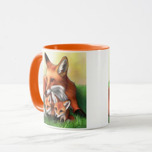 Red Fox Mutter und Kits im Gras Tasse (Vorderseite Links)