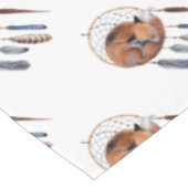 Red Fox Sleeping on Dreamcatcher Tischdecke (Schrägansicht)