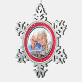 Red Frame Polka Dot Keepake Schneeflocken Zinn-Ornament (Rechts)