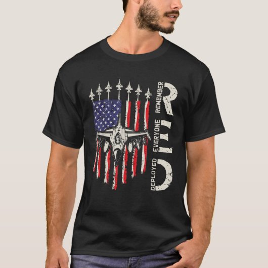 RED Friday Remember Everyone Deployed Fighter Jet  T-Shirt (Vorderseite)