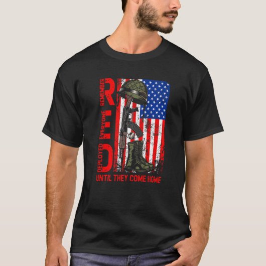 RED Friday Remember Everyone Deployed US Flag T-Shirt (Vorderseite)