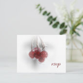 Red Frosty Berries Winter Wedding UAWG RSVP Karte (Stehend Vorderseite)