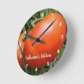 Red Garden Tomatoes Personalized  Runde Wanduhr (Winkel)