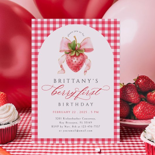 Red Gingham Berry First Birthday Einladung