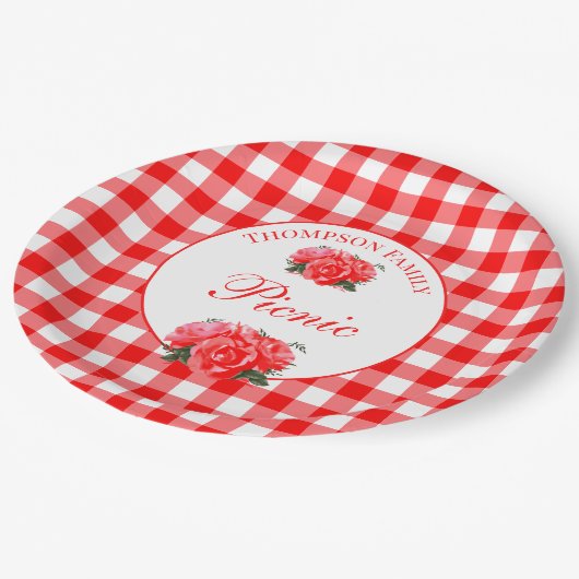Red Gingham Buffalo Personalisiert Picnic Pappteller (Schrägansicht)