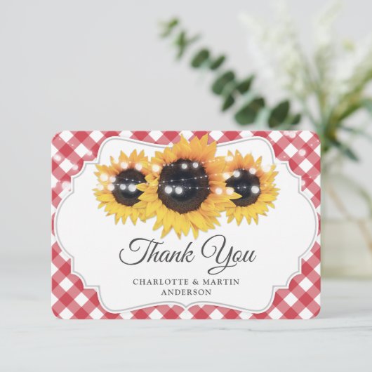 Red Gingham Rustic Sunflower Wedding Dankeskarte (Stehend Vorderseite)