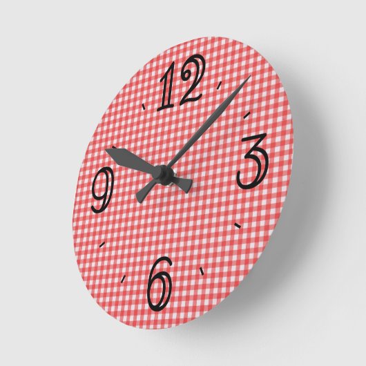 Red Gingham Wall Clock Runde Wanduhr (Winkel)