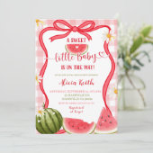 Red Gingham Watermelon Bow Summer Baby Shower Invi Einladung (Stehend Vorderseite)