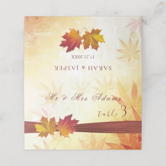Red Gold Autumnal Blätter Hochzeit Platzkarte (Außenseite Aufgefaltet)