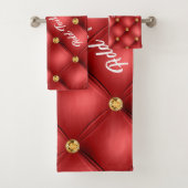 Red Gold Diamond Tufted Custom Text Badetücher Badhandtuch Set (Insitu)