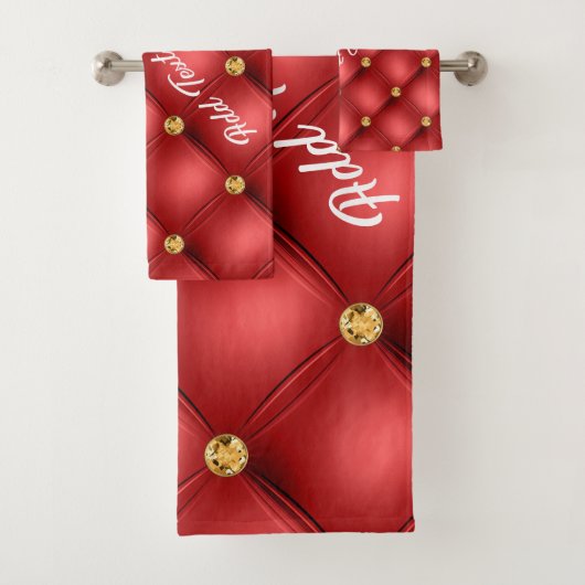 Red Gold Diamond Tufted Custom Text Badetücher Badhandtuch Set (Insitu)