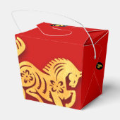 Red Golden Horse Papercut Chinese New Year 2026 TO Geschenkschachtel (Rückseite)