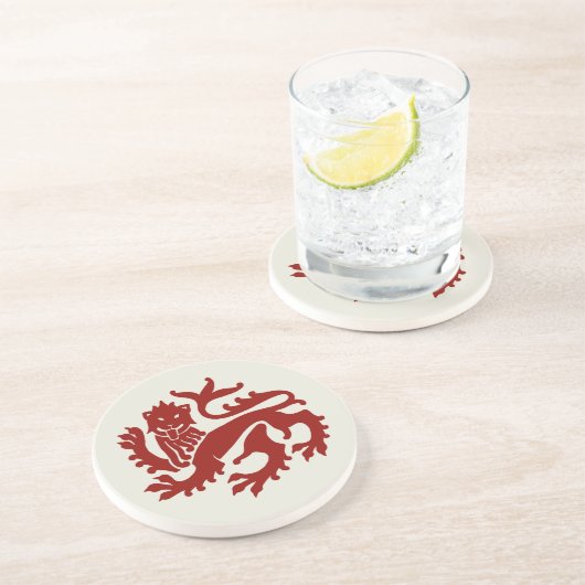 Red Gothic Revival Lion Sandstone Untersetzer (Seite)