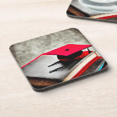 Red Grad Cap & Books Getränkeuntersetzer (Linke Seite)