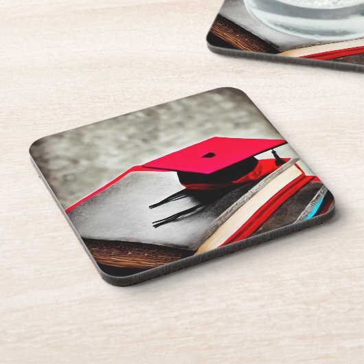 Red Grad Cap & Books Getränkeuntersetzer (Linke Seite)