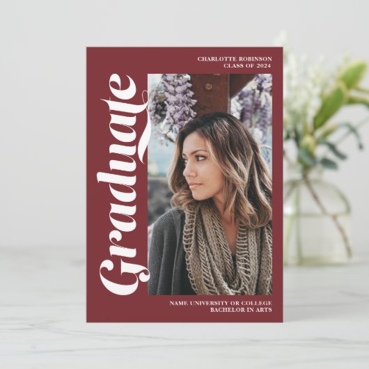 Red graduate script 3 Foto Abschluss Einladung (Stehend Vorderseite)