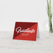 Red Graduation Retro Bold Script Cap Icon Minimal Dankeskarte (Vorderseite)