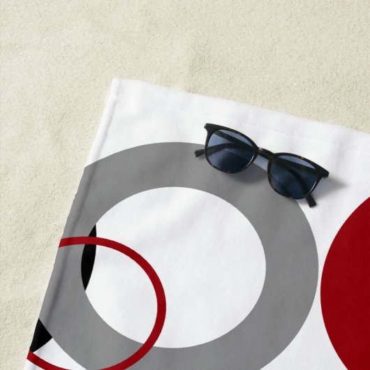 Red, Gray and Black Dots Strandtuch (Beispiel)