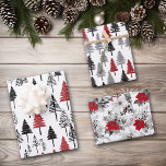 Red Gray Black Christmas Tree Muster Geschenkpapier Set<br><div class="desc">Hier ist ein hübsches rotes,  graues und schwarzes Muster auf weißem Holiday-Packpapier. Zwei der Zeitungen haben ähnliche Muster von Silhouetten-Waldbäumen im boho-Stil. Das dritte Papier hat ein koordinierendes rotes,  graues und schwarzes Muster von Poinsettienblüten und Beeren. Modern und festlich!</div>