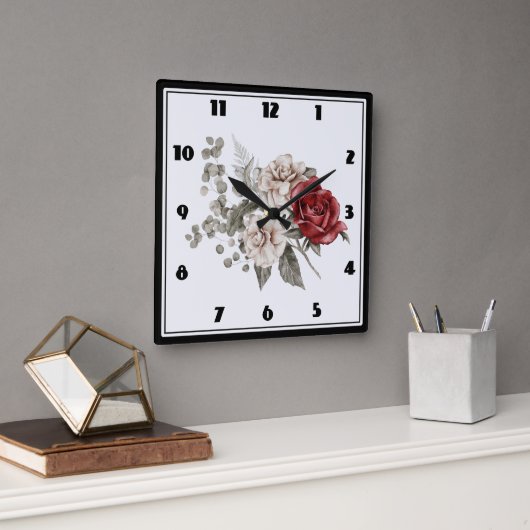 Red Gray & Cream Boho Blume Bouquet Quadratische Wanduhr (Büro)