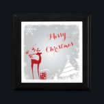 Red, Gray Mery Christmas Snowflakes Schmuckbox Schmuckschachtel<br><div class="desc">Einen Liebsten zu Weihnachten etwas Schmuck schenken? Vervollständigen Sie das Paket mit dieser festlich grauen, weißen und roten Geschenkboxen "Frohe Weihnachtszeit" aus Holz und Keramik, die mit einem roten Reh mit Heiligen und Beeren geschmückt ist, einem roten Geschenk mit Bändern, Schneeflocken, Sternen und einer Vielzahl von Weihnachtsbäumen auf nebelgrauem Hintergrund...</div>