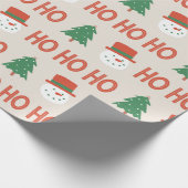 Red Green Cream Playful Modern Snowman Tree Geschenkpapier (Ecke)