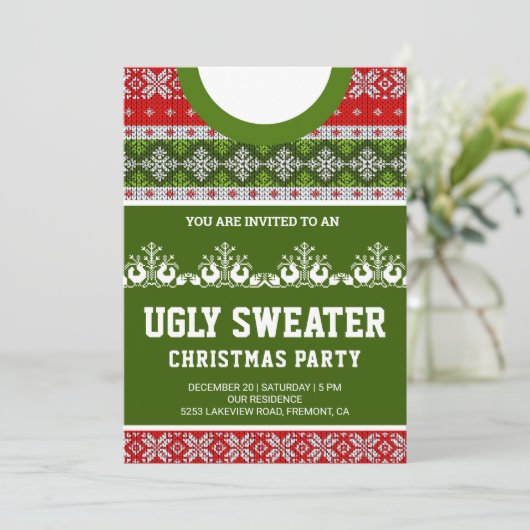 Red Green Funny Tacky Ugly Sweater Weihnachts-Part Einladung (Stehend Vorderseite)