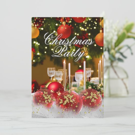 Red Green Gold Holly Baubles Christmas Party Einladung (Stehend Vorderseite)