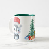 Red Green Penguin Santa Merry Weihnachtsfest Party Zweifarbige Tasse (Vorderseite Links)