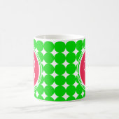 Red & Green Polka Dot Monogram Kaffeetasse (Mittel)