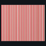 Red Green und White Candle Cane Muster Custom Geschenkpapier<br><div class="desc">Maßgeschneiderte Geschenkpapier Rollen in den Farben eines Zuckerrohrs,  rot,  grün und weiß. Ideal für Party-Dekoration.</div>