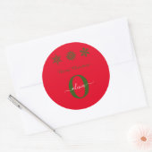 Red Green White Monogram Script Frohe Weihnachten Runder Aufkleber (Umschlag)