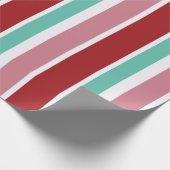 Red Green & White Snowflake Lane Wrapping Paper Geschenkpapier (Ecke)