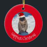 Red Happy Christmas Quokka Beach Australien Keramik Ornament<br><div class="desc">Weihnachten wird in Australien wie im Sommer am Strand gefeiert. Und Ihre Weihnachten können nicht besser, glücklicher und niedlicher werden als mit diesem Quokka - dem glücklichsten Tier der Welt. Mit diesem einzigartigen Ornament dekorieren und erhellen Sie Ihren Baum. In dieser festlichen Saison wird es jedem ein Lächeln auf die...</div>