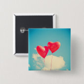 Red Heart Balloons gegen Wolken Himmel Button (Vorne & Hinten)