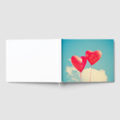 Red Heart Balloons gegen Wolken Himmel Gästebuch (Voll)