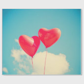 Red Heart Balloons gegen Wolken Himmel Geschenkpapier (Flach)