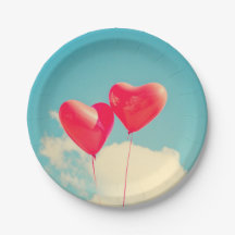 Red Heart Balloons gegen Wolken Himmel