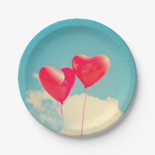 Red Heart Balloons gegen Wolken Himmel Pappteller