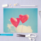 Red Heart Balloons gegen Wolken Himmel Seidenpapier (Handwerk)