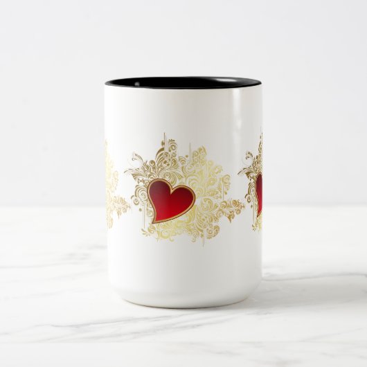 Red Heart on Gold Filigree Zweifarbige Tasse (Mittel)